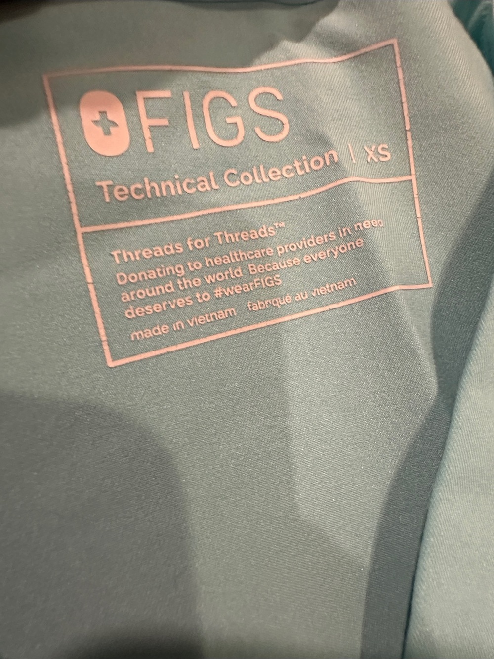Figs scrub Set with Pink Drawstring - Picture 3 of 6